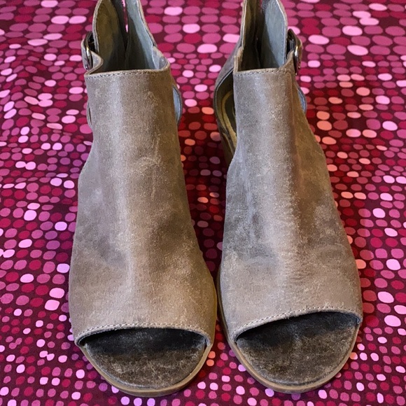 Carlos Santana open toe shoes/ankle booties. - Picture 2 of 9